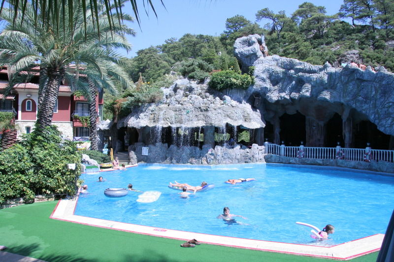 Grand Aquarium Apart Ичмелер Экстерьер фото